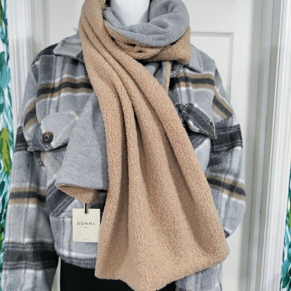DONNI. Unisex Two-Tone Beige And Gray Soft Comfy Neck Warmer Scarf, NWT - Picture 2 of 14